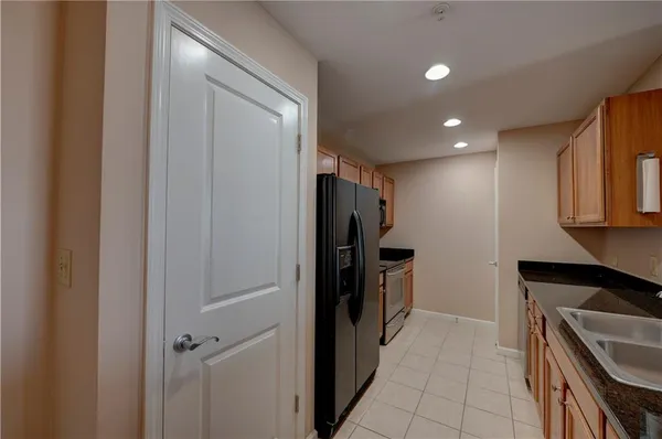 $2,300 | 3040 Peachtree Road, Unit 813, Atlanta, GA 30305