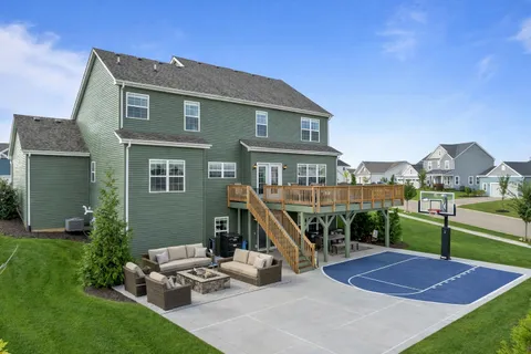 $1,090,000 | 565 North Boulder Ridge Drive, Lake Geneva, WI 53147