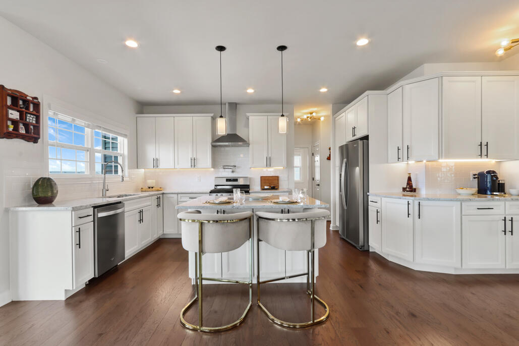 565 North Boulder Ridge Drive Lake Geneva, WI 53147 - Photo 12 of 76 Custom Kitchen