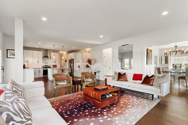 $1,090,000 | 565 North Boulder Ridge Drive, Lake Geneva, WI 53147