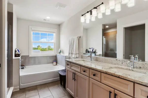 $1,035,000 | 565 North Boulder Ridge Drive, Lake Geneva, WI 53147