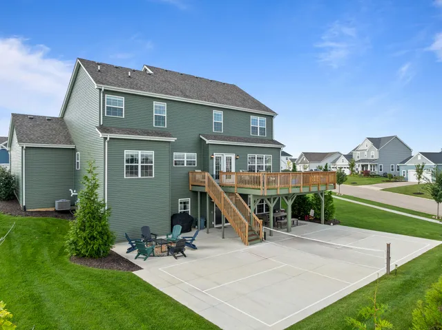 $1,090,000 | 565 North Boulder Ridge Drive, Lake Geneva, WI 53147