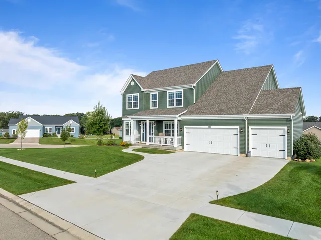$1,090,000 | 565 North Boulder Ridge Drive, Lake Geneva, WI 53147