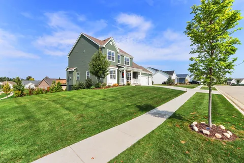 $1,090,000 | 565 North Boulder Ridge Drive, Lake Geneva, WI 53147