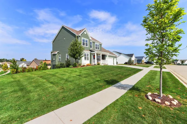 $1,035,000 | 565 North Boulder Ridge Drive, Lake Geneva, WI 53147