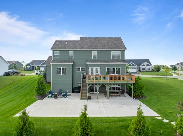 $1,035,000 | 565 North Boulder Ridge Drive, Lake Geneva, WI 53147