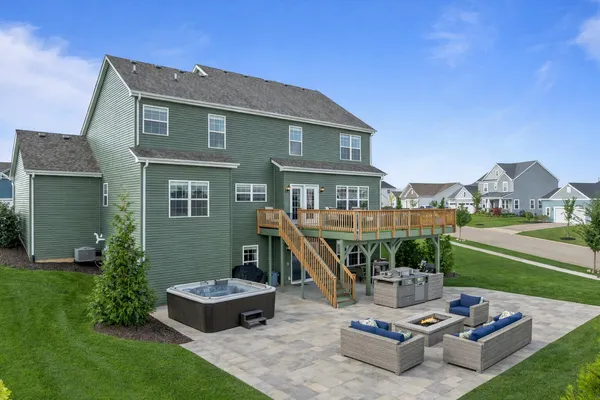 $1,035,000 | 565 North Boulder Ridge Drive, Lake Geneva, WI 53147