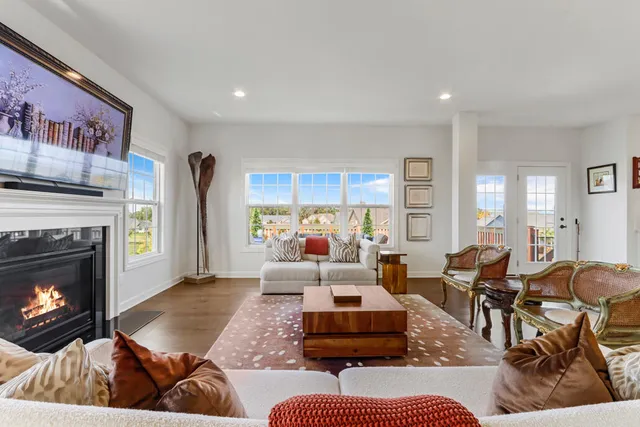 $1,090,000 | 565 North Boulder Ridge Drive, Lake Geneva, WI 53147