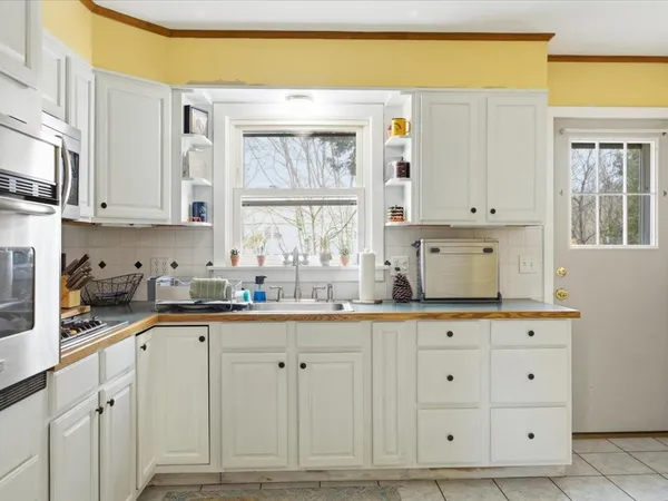 $539,900 | 21 North Drive, Westerly, RI 02891