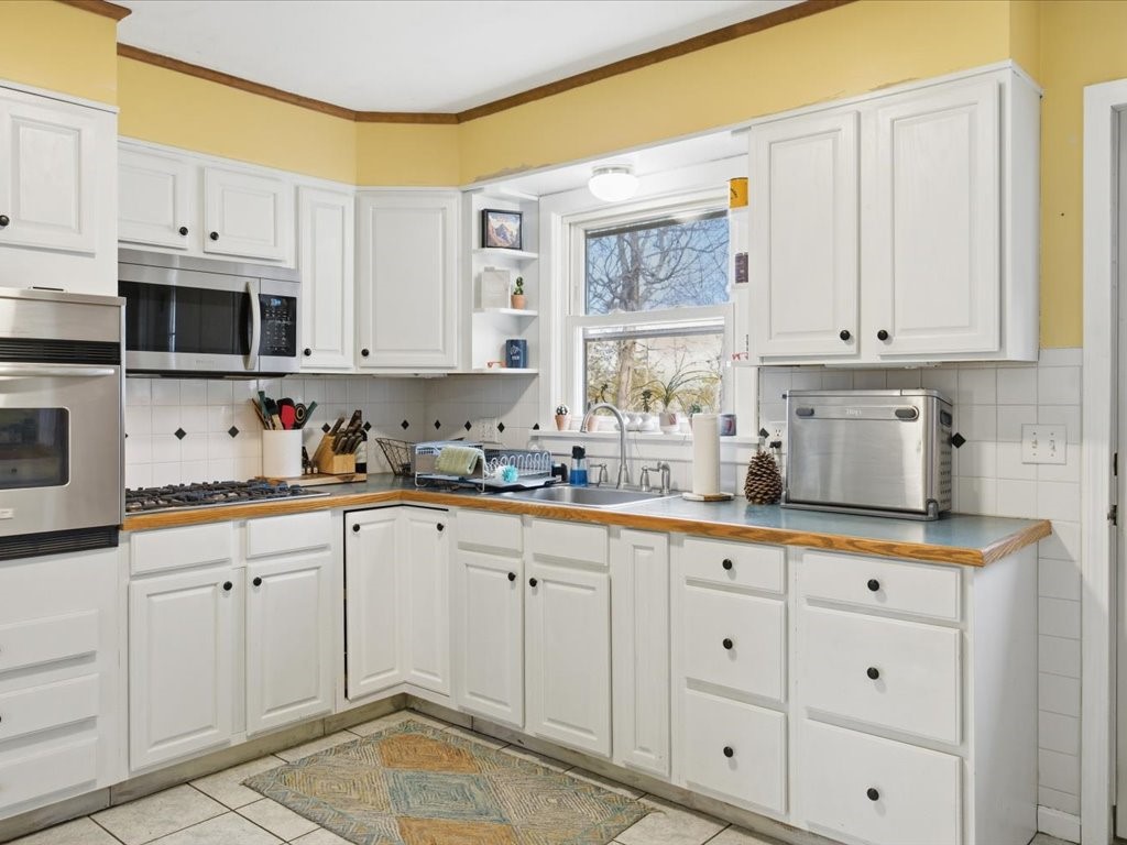 21 North Drive Westerly, RI 02891 - Photo 5 of 20