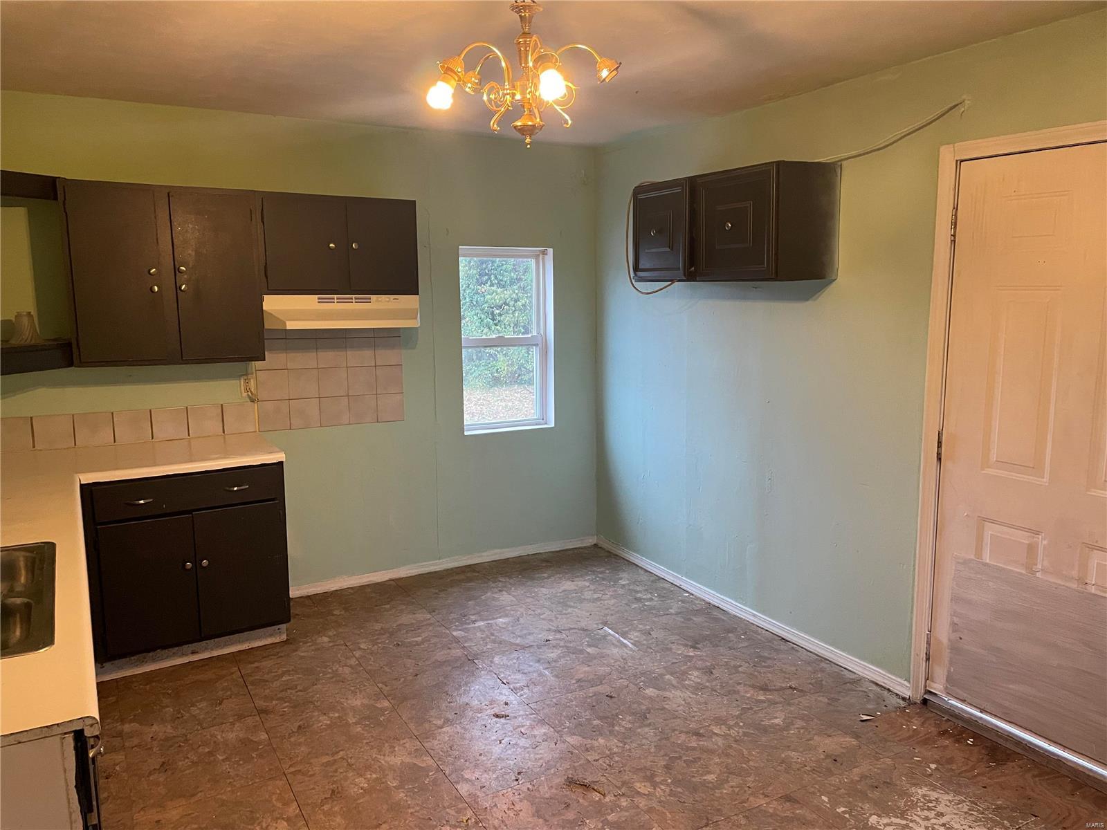 9646 Breckenridge Road St. Louis, MO 63114 - Photo 6 of 13 Gallery Image 6
