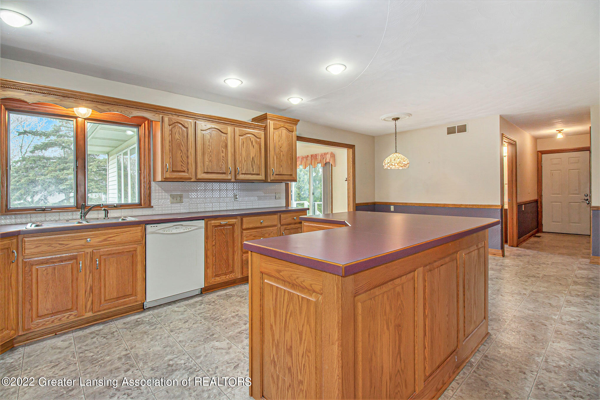 553 Walnut Street Fowler, MI 48835 - Photo 9 of 28 IMG_9611