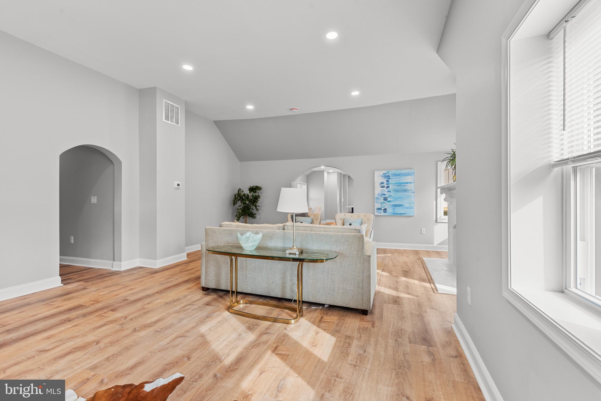 5211 Tramore Road Baltimore, MD 21214 - Photo 3 of 31