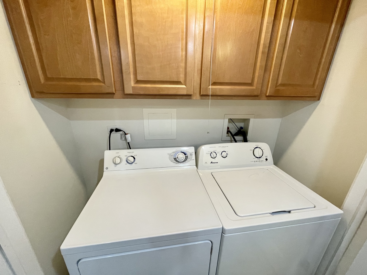 601 West Rand Road, Unit 315 Arlington Heights, IL 60004 - Photo 10 of 12 a utility room with dryer and washer
