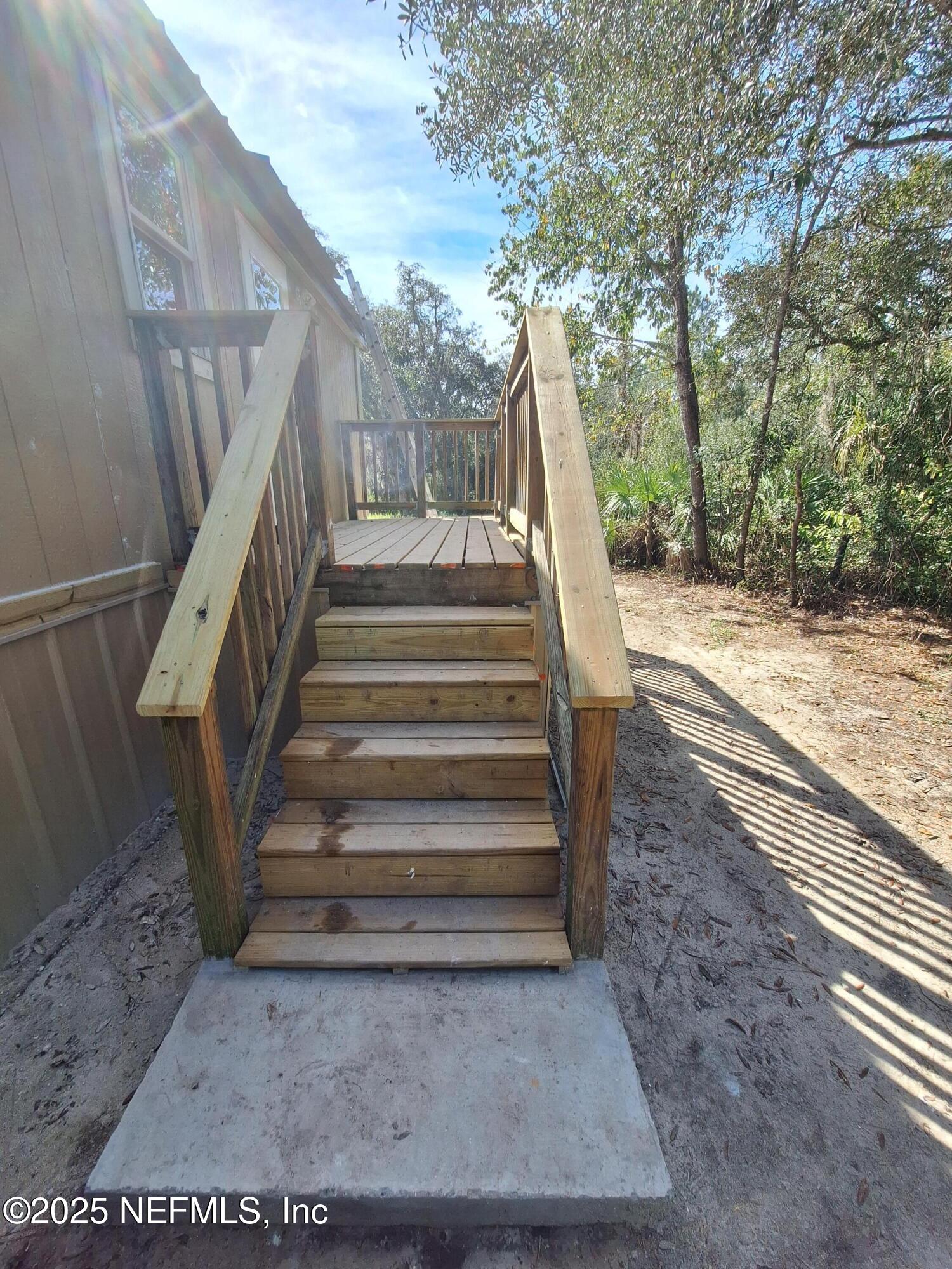 601 Hoover Road Interlachen, FL 32148 - Photo 12 of 33 a view of entryway