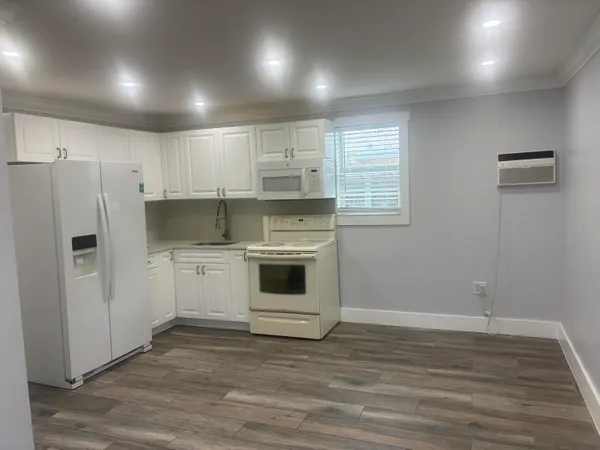 $1,650 | 870 G Southwest 9th Street, Pompano Beach, FL 33060