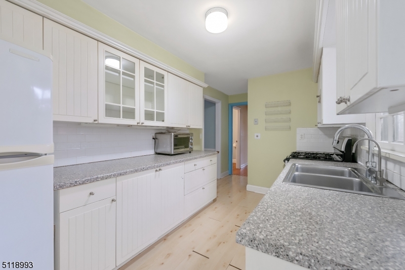 27 Corey Lane Mendham, NJ 07945 - Photo 13 of 19