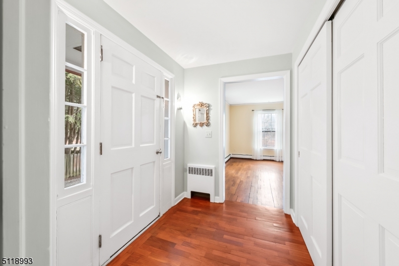 27 Corey Lane Mendham, NJ 07945 - Photo 4 of 19