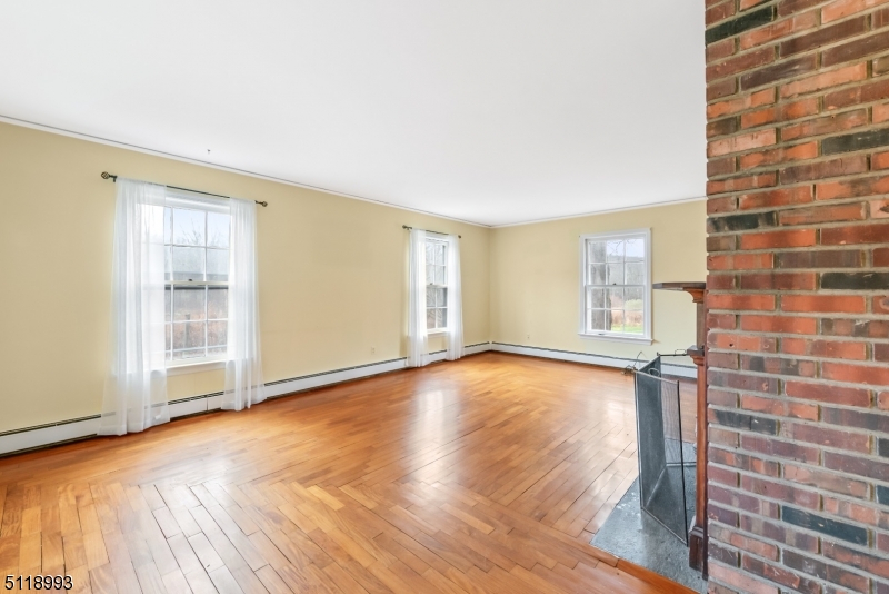 27 Corey Lane Mendham, NJ 07945 - Photo 5 of 19