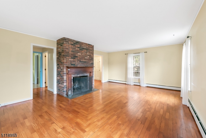 27 Corey Lane Mendham, NJ 07945 - Photo 7 of 19