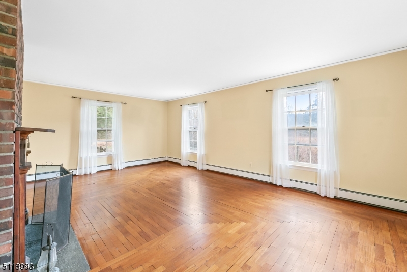 27 Corey Lane Mendham, NJ 07945 - Photo 8 of 19