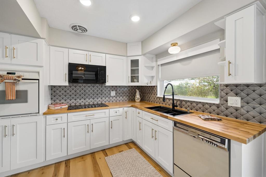 732 Keene Road Largo, FL 33771 - Photo 17 of 52 Gallery Image 17