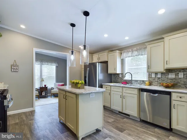 $179,900 | 723 Lake Drive, Mount Wolf, PA 17347