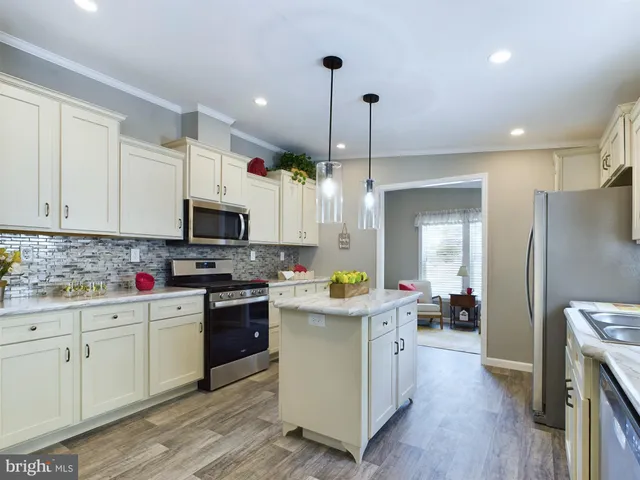 $179,900 | 723 Lake Drive, Mount Wolf, PA 17347