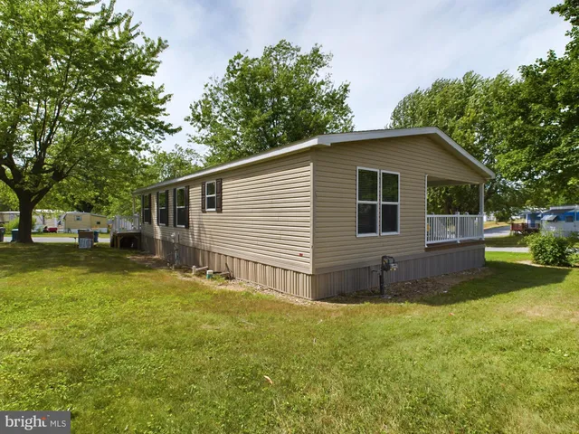 $179,900 | 723 Lake Drive, Mount Wolf, PA 17347