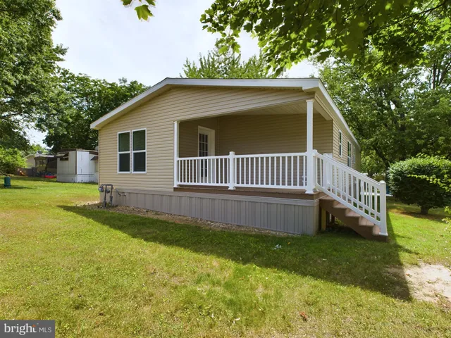 $179,900 | 723 Lake Drive, Mount Wolf, PA 17347