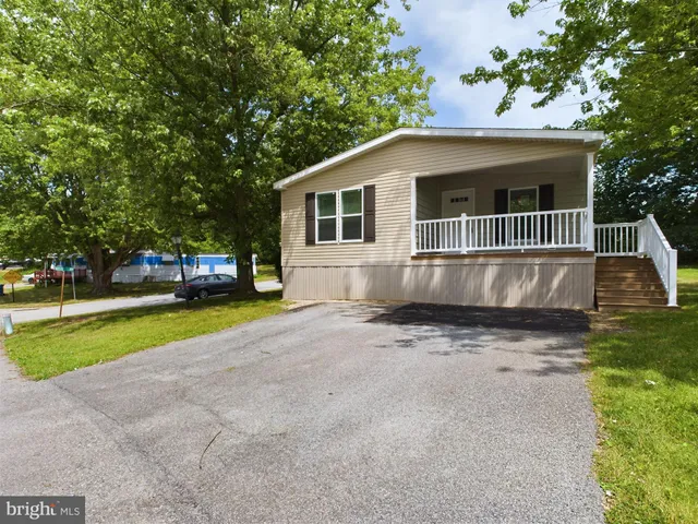 $179,900 | 723 Lake Drive, Mount Wolf, PA 17347