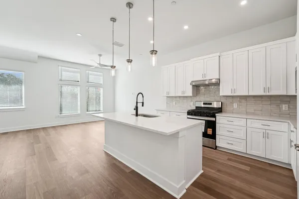 $574,999 | 200 West 56th Street, Unit 5103, Austin, TX 78751