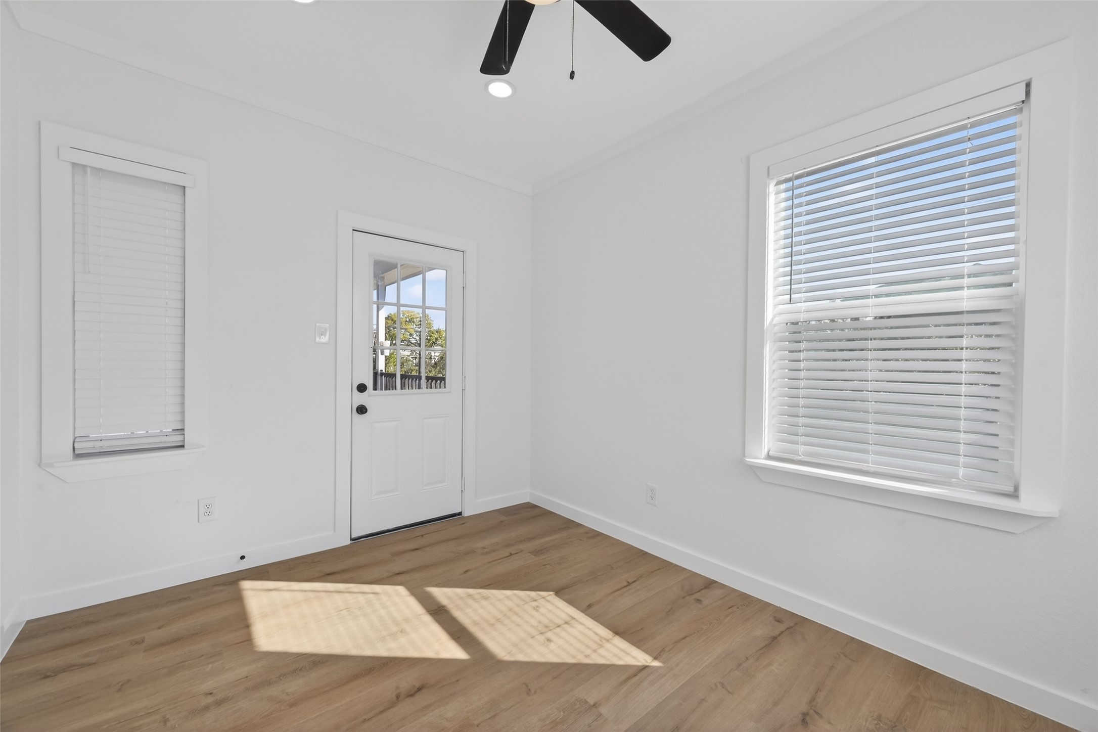 2202 Hutchins Street, Unit C Houston, TX 77003 - Photo 12 of 27 a view of an empty room with window and closet area