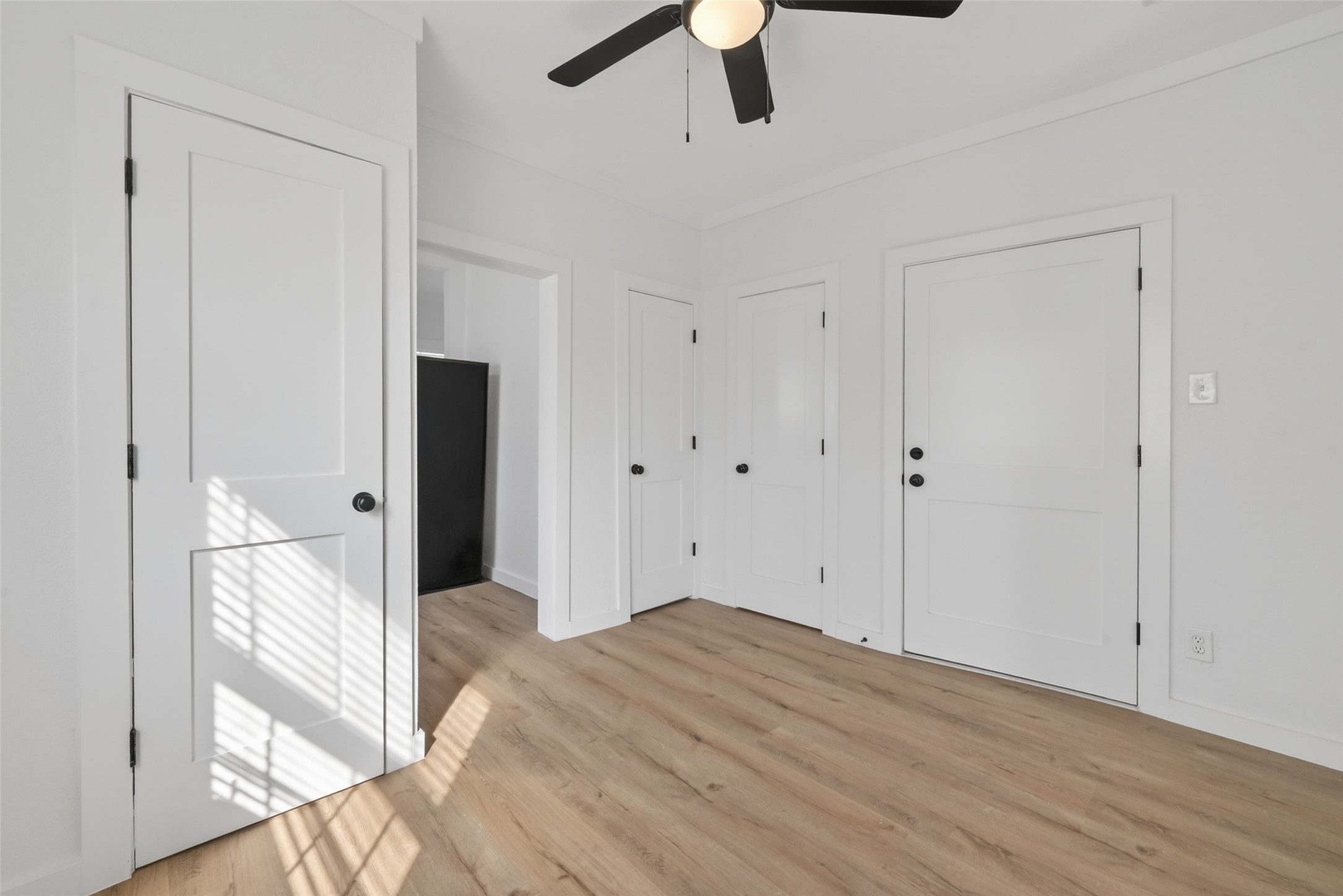 2202 Hutchins Street, Unit C Houston, TX 77003 - Photo 16 of 27 a view of empty room with wooden floor