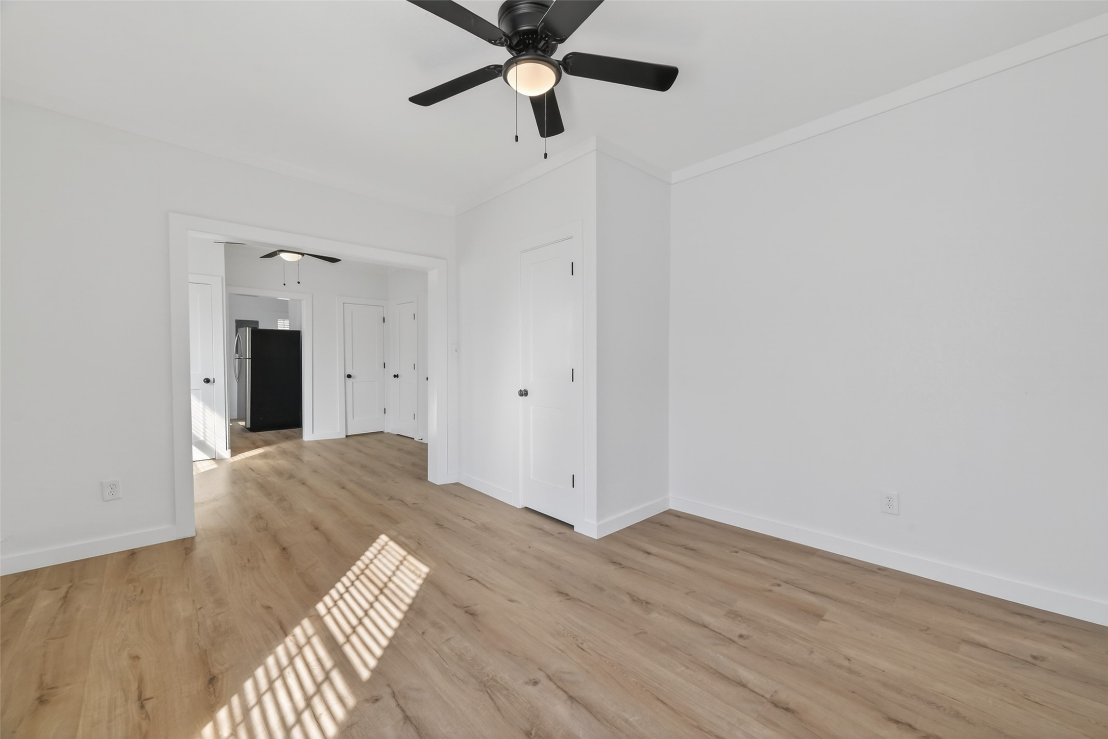 2202 Hutchins Street, Unit C Houston, TX 77003 - Photo 8 of 27 a view of empty room with wooden floor