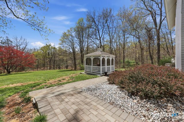 408 Maromas Road Middletown, CT 06457 - Photo 12 of 34