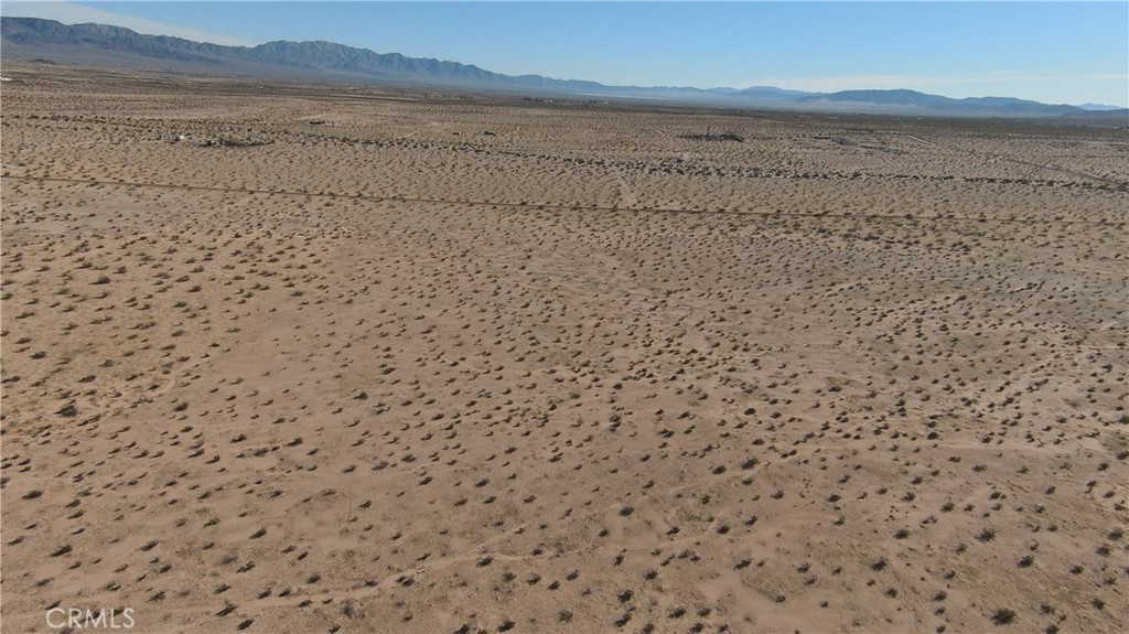 5522 Pinto Mountain Road Twentynine Palms, CA 92277 - Photo 2 of 9 a bathroom with a shower