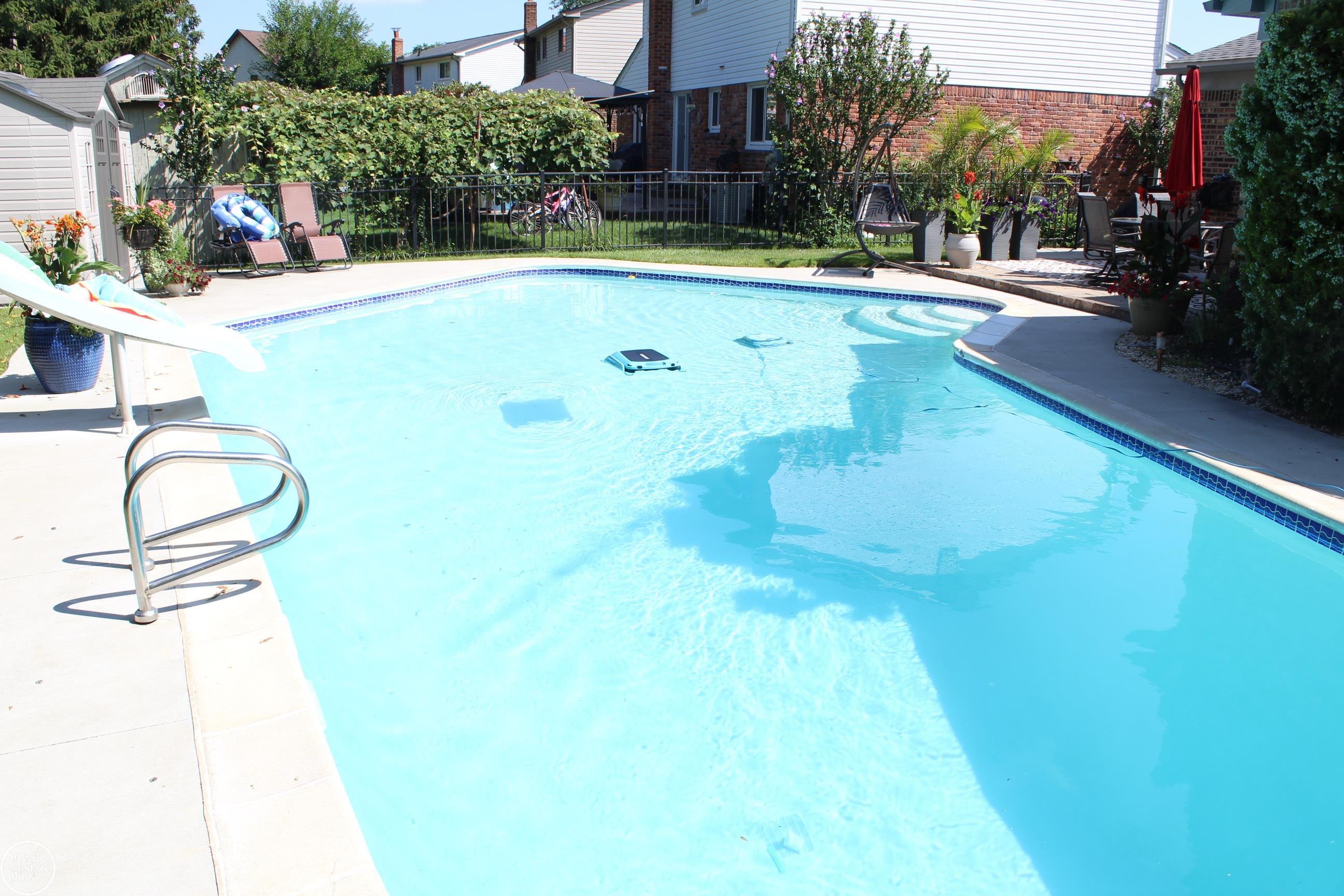 47165 Susan Road Macomb, MI 48044 - Photo 8 of 26 50183137-2f68544a-abbb-4df2-b861-72c3799daaa3.JPG