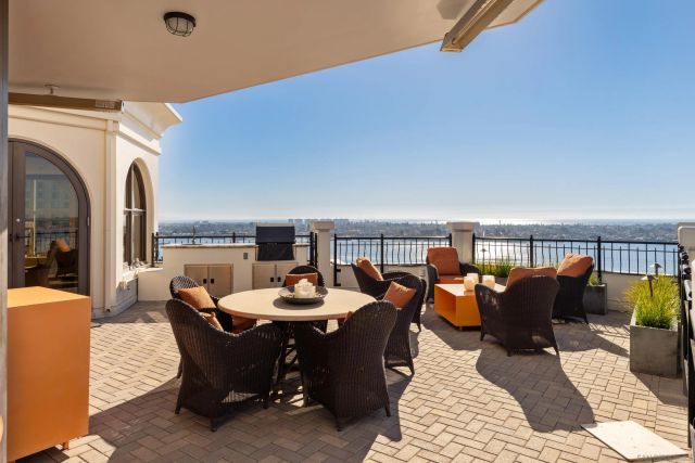 $4,850,000 | 700 West Harbor Drive, Unit 2202, San Diego, CA 92101