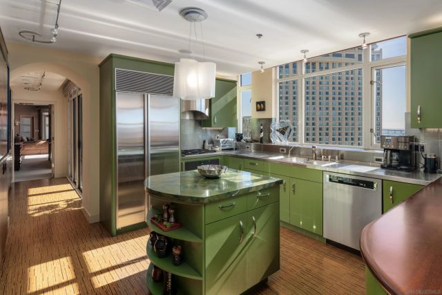 $4,850,000 | 700 West Harbor Drive, Unit 2202, San Diego, CA 92101