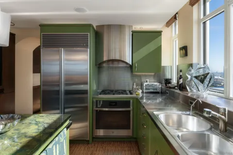 $4,850,000 | 700 West Harbor Drive, Unit 2202, San Diego, CA 92101