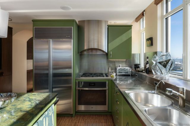 $4,850,000 | 700 West Harbor Drive, Unit 2202, San Diego, CA 92101