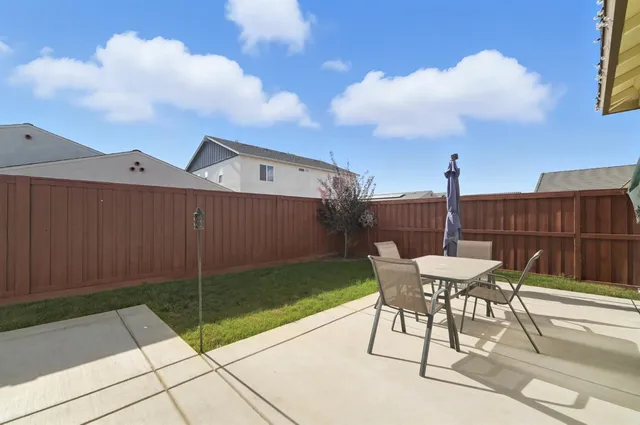 a view of outdoor space yard and patio