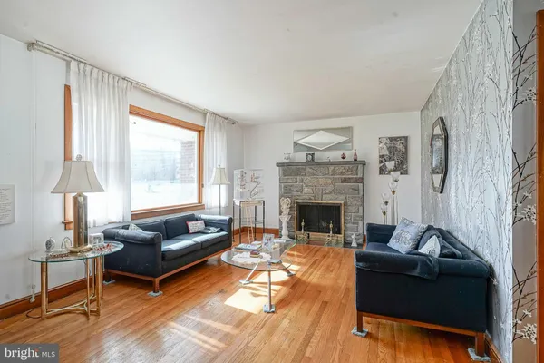 $279,900 | 617 Elm Avenue, Woodbury Heights, NJ 08097