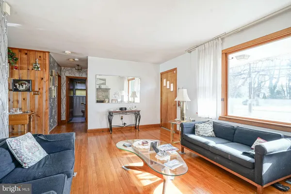 $279,900 | 617 Elm Avenue, Woodbury Heights, NJ 08097