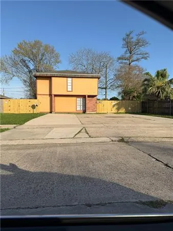 $1,800 | 1211 Lochlomand Drive, Harvey, LA 70058