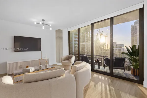 $2,581 | 650 Northeast 2nd Avenue, Unit 3412, Miami, FL 33132