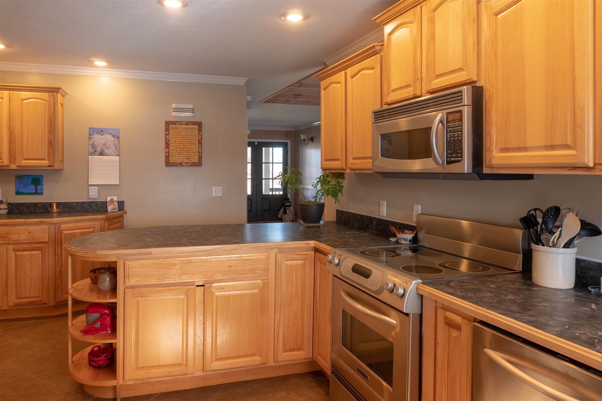 2141 Cunningham Road Cookeville, TN 38506 - Photo 9 of 30 Lots of storage and counter space here!