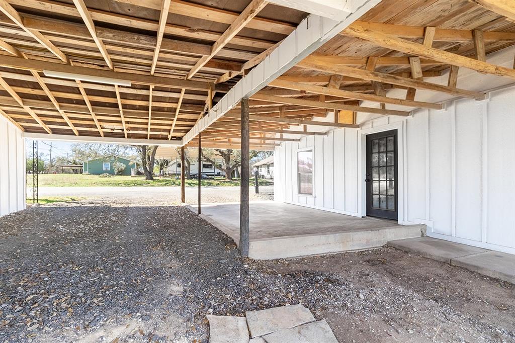 1815 South Oak Street Brady, TX 76825 - Photo 23 of 34 a view of a porch