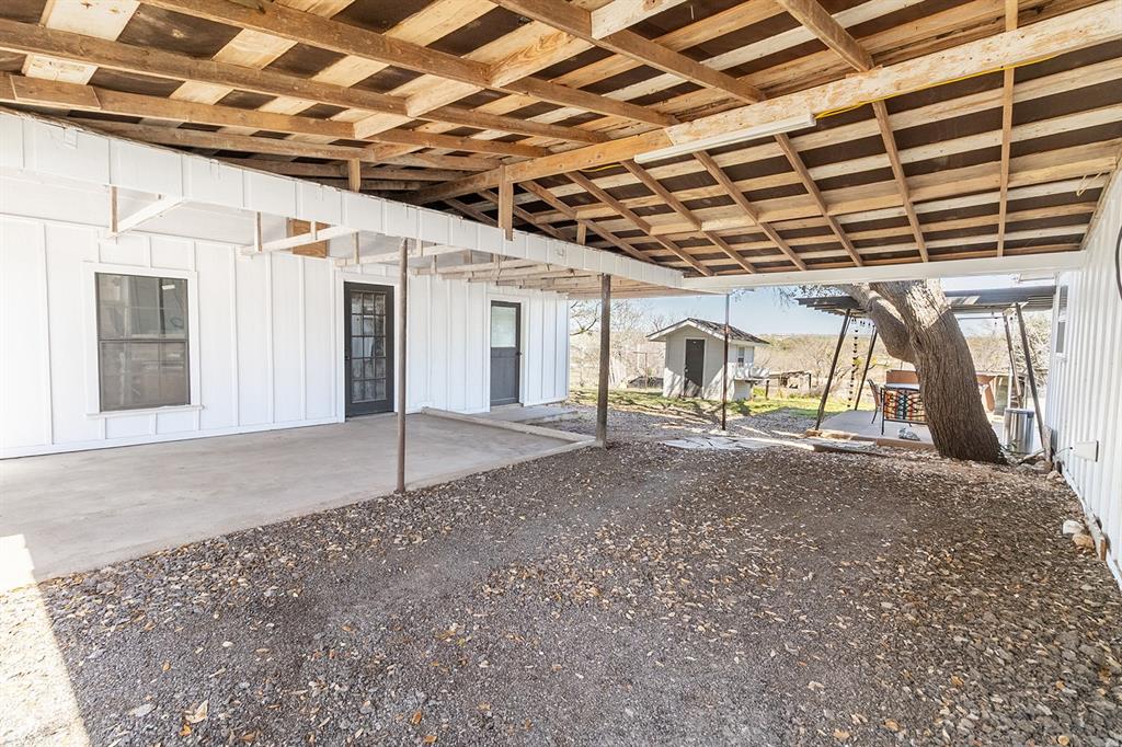 1815 South Oak Street Brady, TX 76825 - Photo 24 of 34 a view of a garage